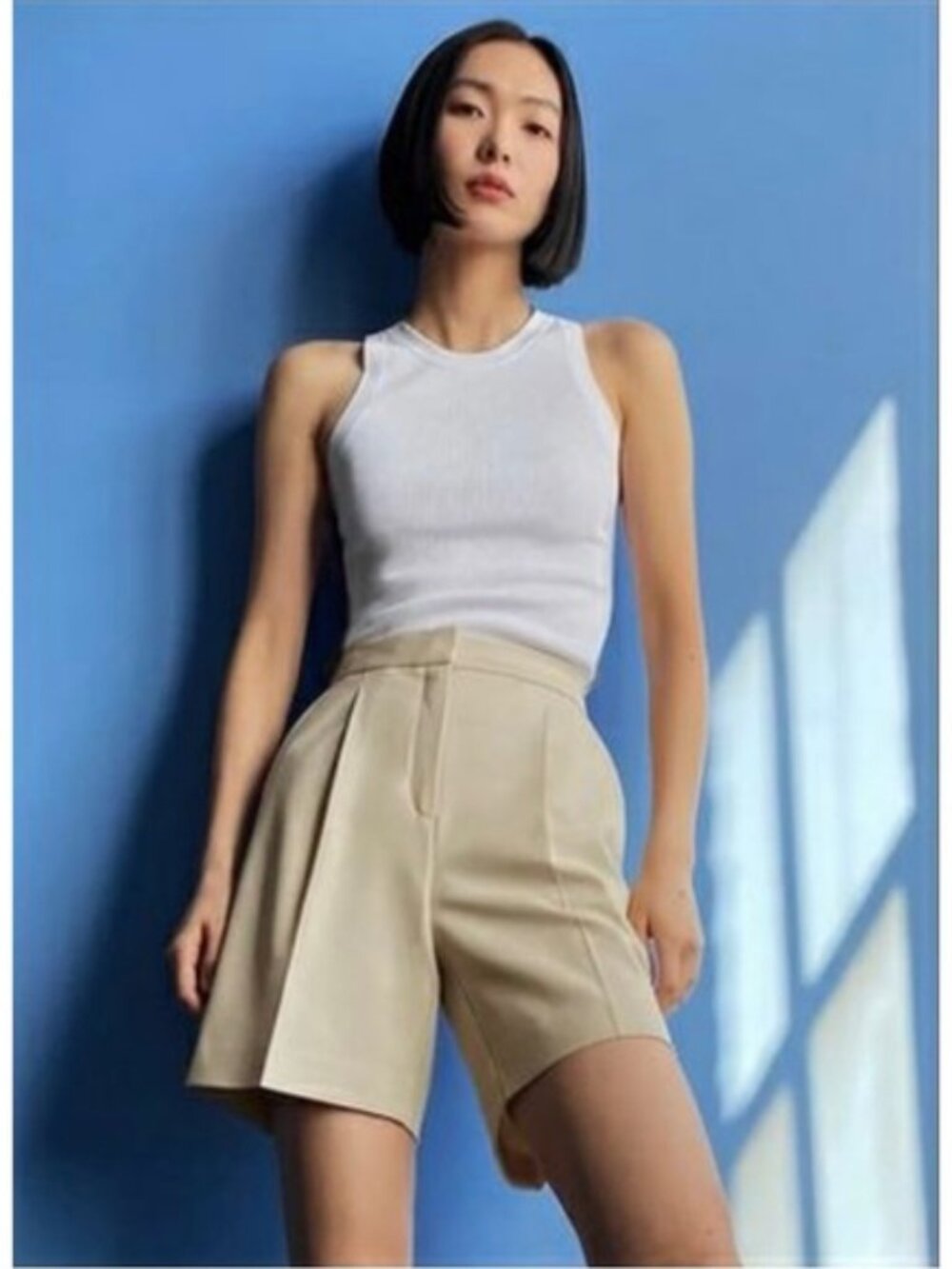 Babaton pleated 7” short 2 khaki